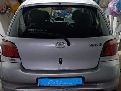 Toyota Yaris tenuta sempre in box - sempre di proprietà della stessa famiglia Argento usata piano di sorrento
