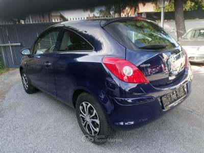 Opel Corsa 🚗 Opel Corsa 📅 Blu/Azzurro usata Roma