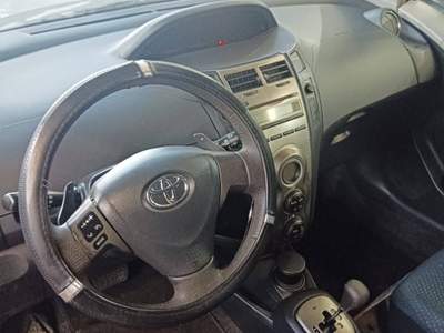 Toyota Yaris benzina automatica usata Cerro al Lambro