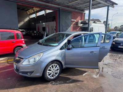 Opel Corsa con solo 100000 km usata Cerro al Lambro