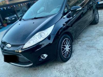 Ford Fiesta tenuta in buono stato Nero usata Cancello ed Arnone
