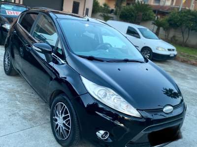 Ford Fiesta tenuta in buono stato Nero usata Cancello ed Arnone