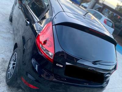 Ford Fiesta tenuta in buono stato Nero usata Cancello ed Arnone