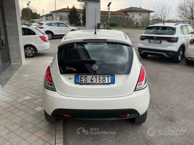 Lancia Ypsilon 1.2 benzina Neopatentati usata Chiarano