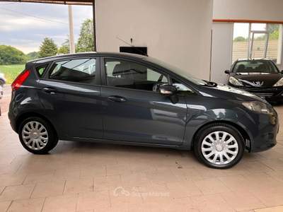 Ford Fiesta 5 porte NEOPATENTATI EURO5 usata Bulgarograsso