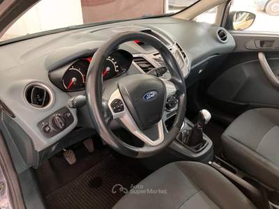 Ford Fiesta 5 porte NEOPATENTATI EURO5 usata Bulgarograsso