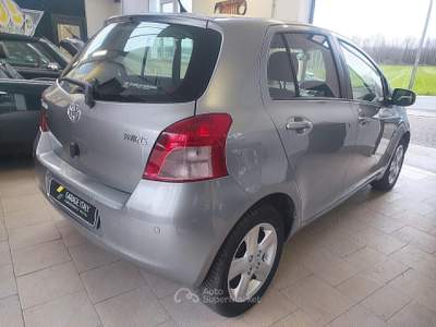Toyota Yaris 5 porte Sol usata Bulgarograsso