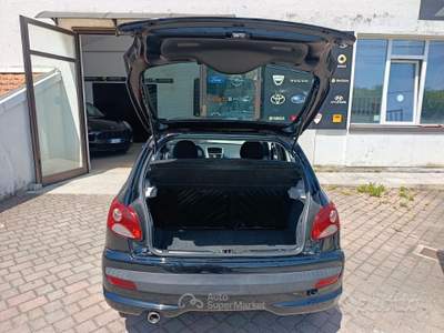 Peugeot 206 PLUS 5P 1.1 X-LINE NEOPATENTATI usata Bulgarograsso