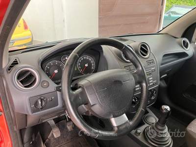 Ford Fiesta 3p. Titanium NEOPATENTATI Marrone usata Bulgarograsso