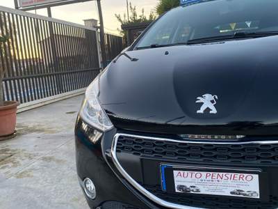 Peugeot 208 Auto in arrivo Nero usata Cancello ed Arnone