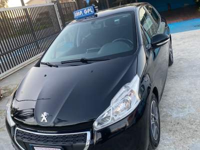 Peugeot 208 Auto in arrivo Nero usata Cancello ed Arnone