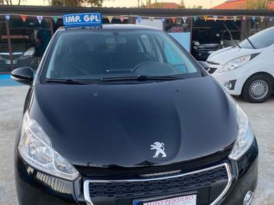 Peugeot 208 Auto in arrivo Nero usata Cancello ed Arnone