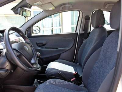 Lancia Ypsilon 1.0 FireFly 5p.S&S Hybrid Silver Bianco usata Padula
