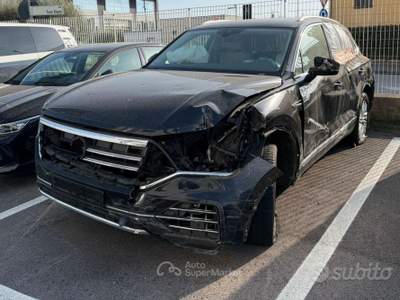Volkswagen Touareg 3.0 V6 TDI SCR Advanced usata Torre Annunziata