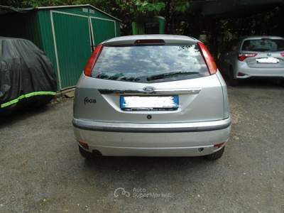 Ford Focus  5p 1.6i 16v Ghia FL Grigio usata Roma