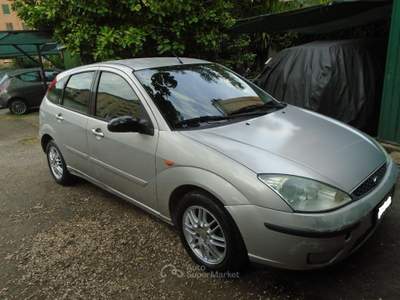 Ford Focus  5p 1.6i 16v Ghia FL Grigio usata Roma