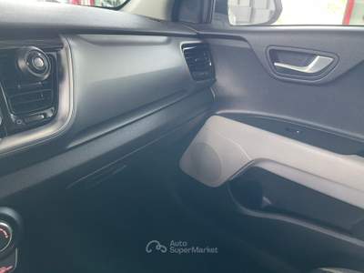 Kia Stonic Unico proprietario Bianco usata Trebaseleghe