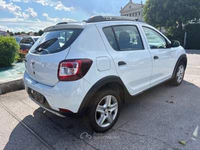 Dacia Sandero Stepway 1.5 dCi 8V 90CV Start&Stop Prestige Bianco usata Stra