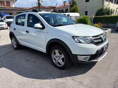 Dacia Sandero Stepway 1.5 dCi 8V 90CV Start&Stop Prestige Bianco usata Stra