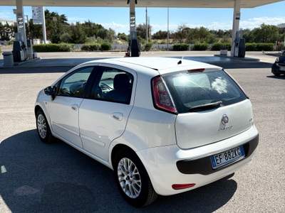 Fiat Punto Evo MOTORE 120.000km fatturato GPL SCAD2032 usata Ostuni