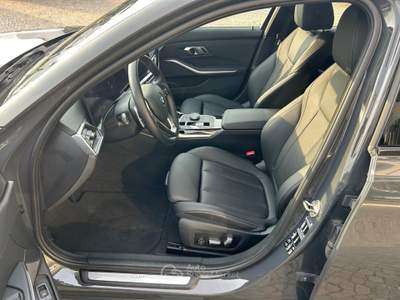 BMW Serie 3 320d d 48V xDrive Touring sport Grigio usata Garbagnate Monastero