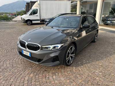 BMW Serie 3 320d d 48V xDrive Touring sport Grigio usata Garbagnate Monastero