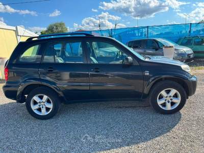 Toyota RAV4 RAV4 2.0 Tdi D-4D cat 5 porte Sol Nero usata Arezzo