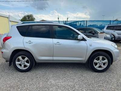 Toyota RAV4 RAV4 2.2 D-4D 136 CV Argento usata Arezzo
