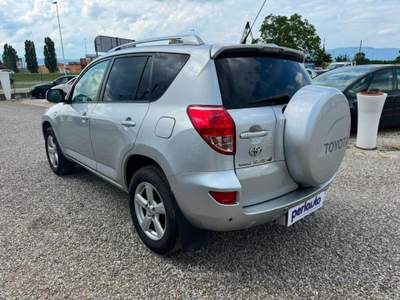 Toyota RAV4 RAV4 2.2 D-4D 136 CV Argento usata Arezzo