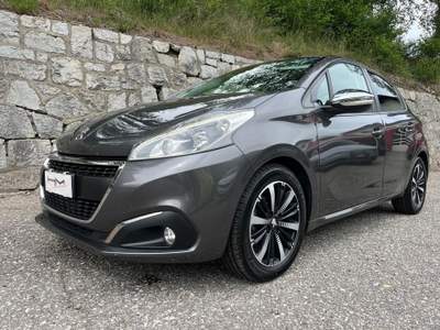 Peugeot 208 Peugeot 208 HDI Signature - unico proprietario Grigio usata Vandoies