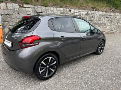 Peugeot 208 Peugeot 208 HDI Signature - unico proprietario Grigio usata Vandoies