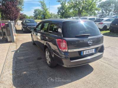 Opel Astra Astra III 2010 SW SW 1.7 cdti Enjoy 110cv Grigio usata Fosso ghiaia