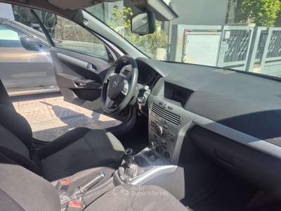Opel Astra Astra III 2010 SW SW 1.7 cdti Enjoy 110cv Grigio usata Fosso ghiaia