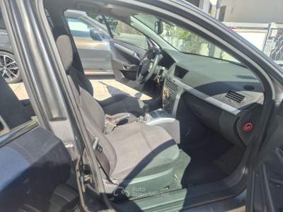 Opel Astra Astra III 2010 SW SW 1.7 cdti Enjoy 110cv Grigio usata Fosso ghiaia