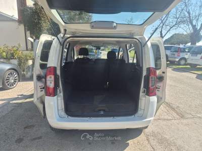 Fiat QUBO Qubo 2016 1.4 8v natural power Dynamic 70cv E6 Bianco usata Fosso ghiaia