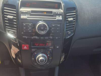 Kia Venga Venga 1.4 cvvt Cool c/t.panoramico,r.vel. s/navi GPL usata Fosso ghiaia