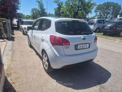 Kia Venga Venga 1.4 cvvt Cool c/t.panoramico,r.vel. s/navi GPL usata Fosso ghiaia