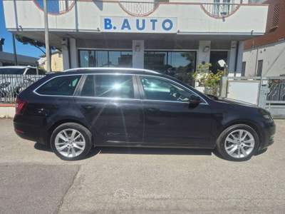 Skoda Octavia Octavia III 2018 Wagon Wagon 1.4 tsi g-tec Executive 110cv dsg Nero usata Fosso ghiaia