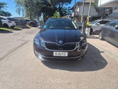 Skoda Octavia Octavia III 2018 Wagon Wagon 1.4 tsi g-tec Executive 110cv dsg Nero usata Fosso ghiaia