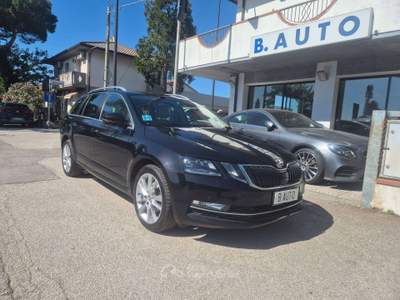 Skoda Octavia Octavia III 2018 Wagon Wagon 1.4 tsi g-tec Executive 110cv dsg Nero usata Fosso ghiaia