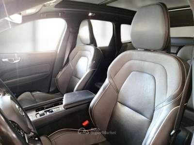 Volvo XC60 VOLVO XC60 T6 PLUG-IN AWD AUTO RECHARGE R-DESIGN SUV usata Verona