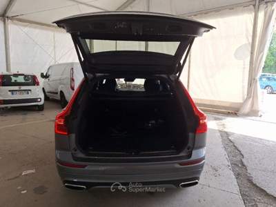 Volvo XC60 VOLVO XC60 T6 PLUG-IN AWD AUTO RECHARGE R-DESIGN SUV usata Verona