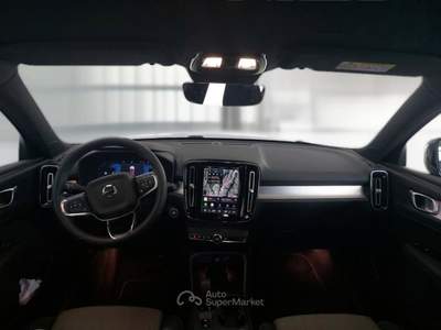 Volvo XC40 VOLVO XC40 B3 AUTOMATICO CORE SUV usata Pozzuoli
