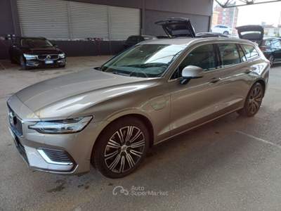 Volvo V60 VOLVO V60 T6 PLUG-IN AWD AUTOM.INSCR.EXPR. STATION WAGON usata Verona