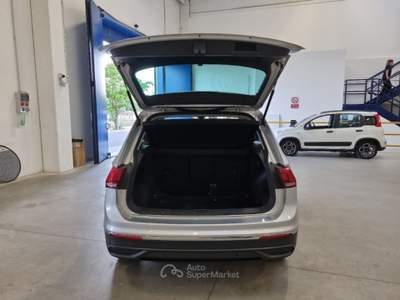 Volkswagen Tiguan VOLKSWAGEN TIGUAN 2.0 TDI SCR 110KW LIFE DSG usata Casei Gerola