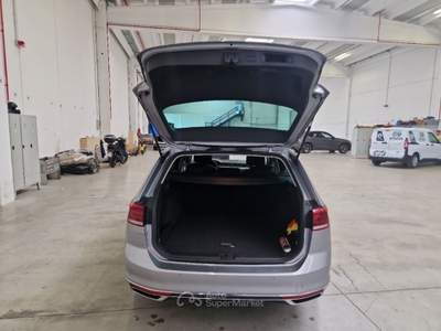 Volkswagen Passat VOLKSWAGEN PASSAT VARIANT 2.0 TDI SCR EVO 110KW EXECUTIVE DSG STATION WAGON usata Casei Gerola