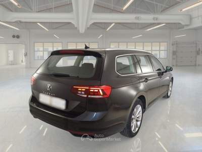 Volkswagen Passat VOLKSWAGEN PASSAT VARIANT 2.0 TDI SCR EVO 110KW BUSINESS DSG STATION WAGON usata Pozzuoli