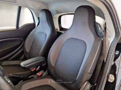 Smart ForTwo SMART FORTWO EQ 41KW PASSION COUPE usata Bari