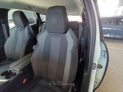 Peugeot 3008 PEUGEOT 3008 BLUEHDI 130 EAT8 SES ACTIVE BUSINESS SUV usata Verona