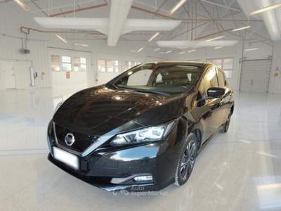 Nissan Leaf NISSAN LEAF BUSINESS 40KWH 5 PORTE BERLINA usata Pozzuoli